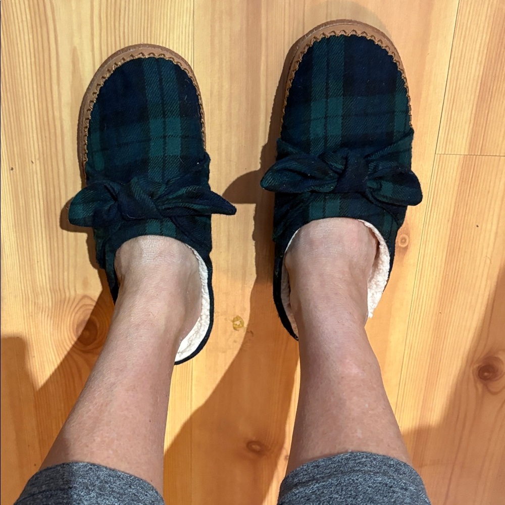 Toms Green and Black Plaid Slippers size 9 - Picture 5 of 5